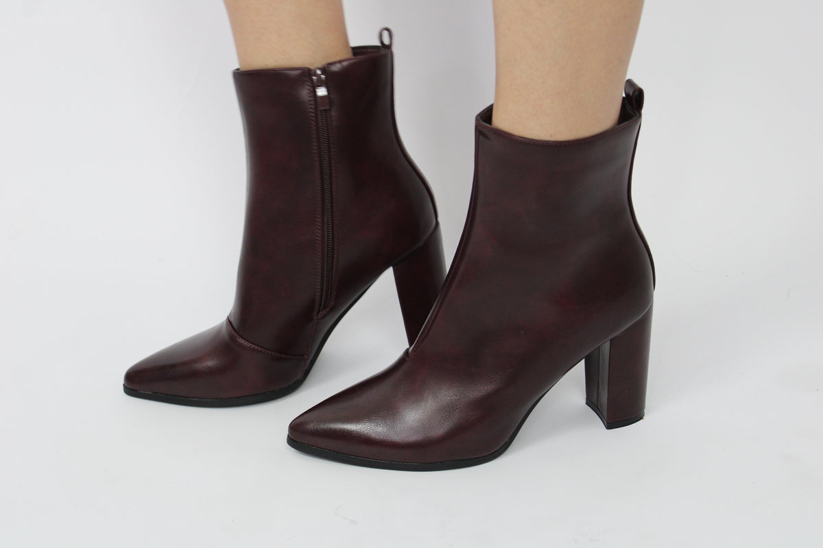 Livia Boots